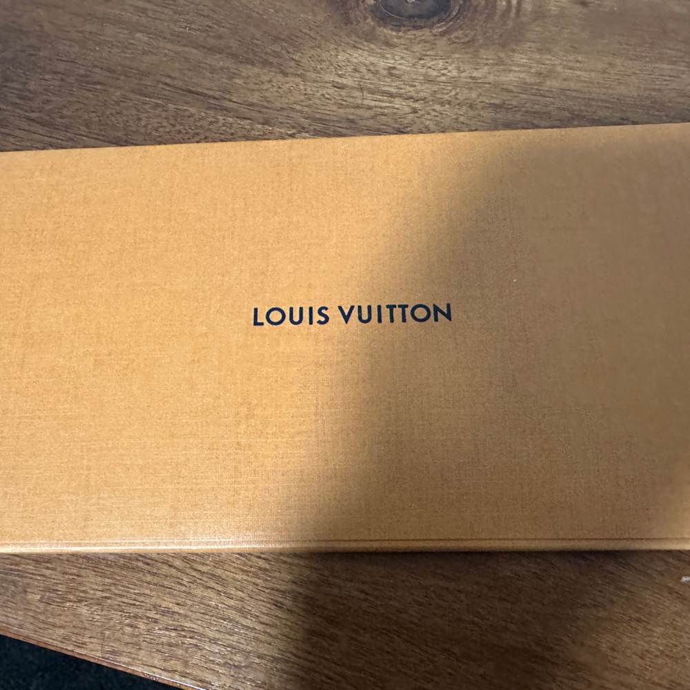 Louis Vuitton Zippy Coin Purse - Picture 11 of 11